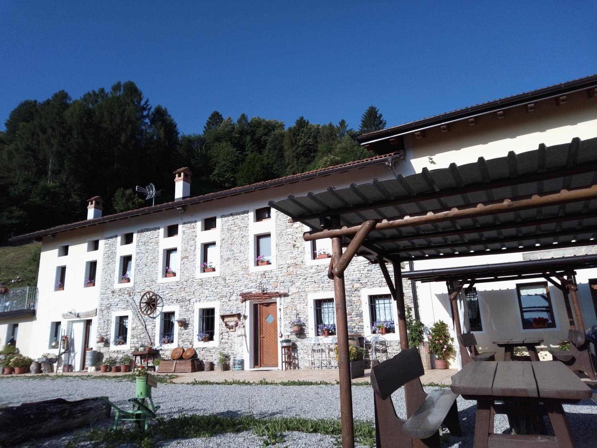 Villa Agriturismo La Casa Nei Boschi Colderu Exterior foto